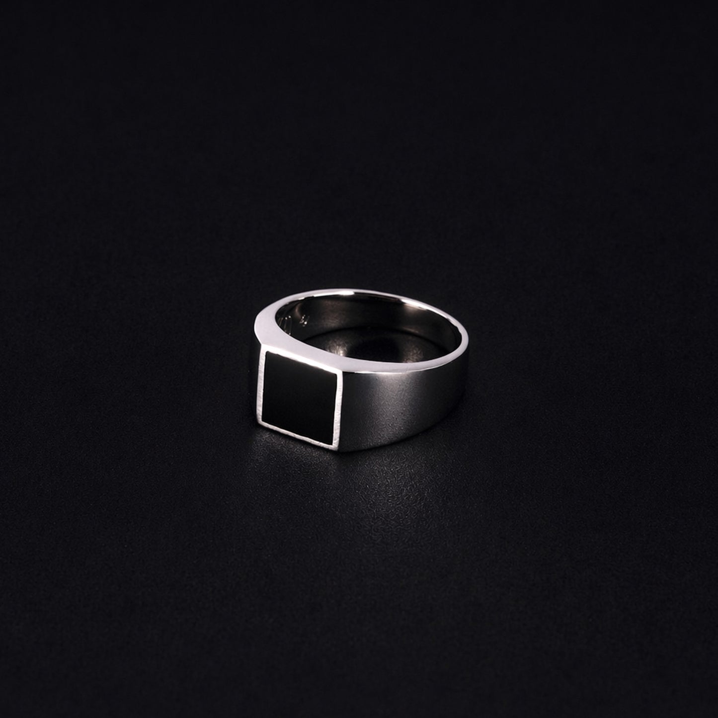 Ring 03